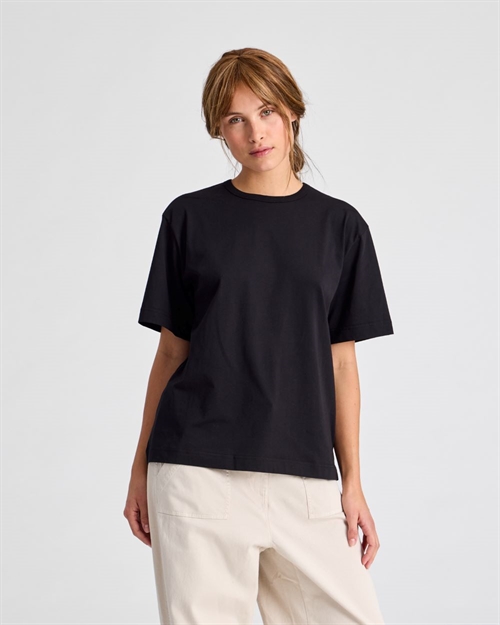 GAI + LISVA SALLY S/S COTTON SINGLE JERSEY TEE BLACK